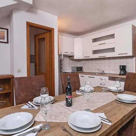 Amazing In With Kitchen Holiday home *